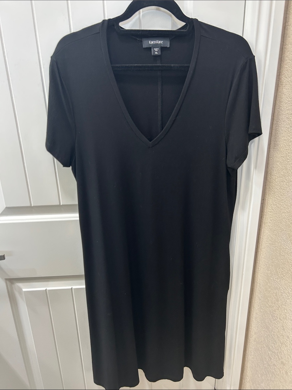 Karen Kane Black V-Neck Short Sleeve Midi Dress